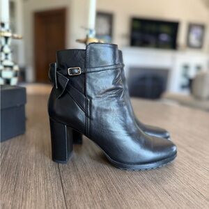 Banana Republic Bow Bootie